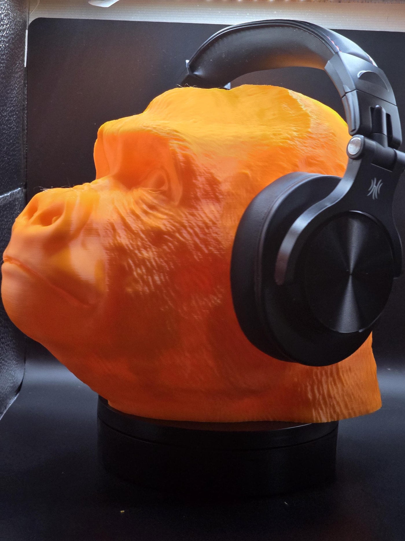 Gorilla Head Headphone Stand – Unique 3D Printed Holder for Gaming, Desk, or Office | Fun & Functional Headset Organizer