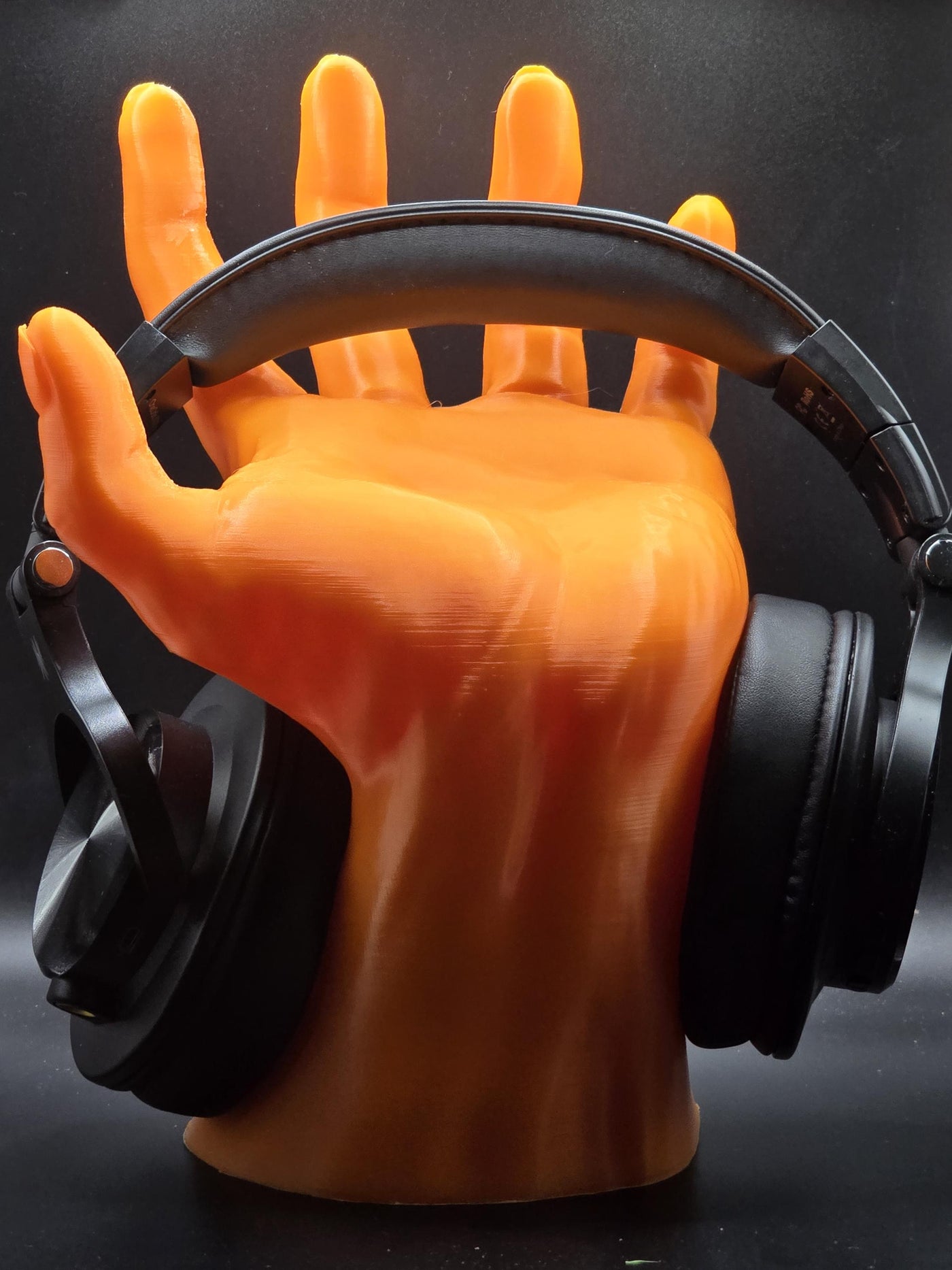 3D Printed Hand Headphone Stand – Unique Headset Holder, Stylish Desktop Accessory, Functional and Durable Gift for Gamers & Music Lovers