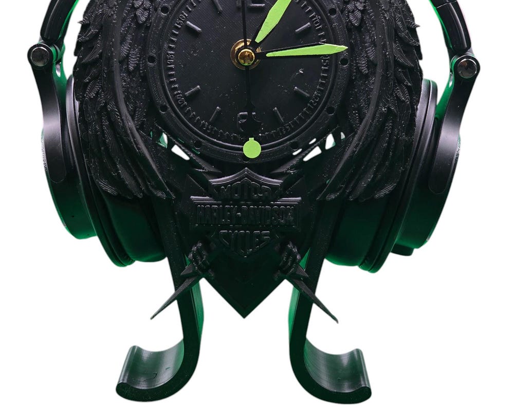 Harley Davidson-Inspired Headphone Stand and Clock 2